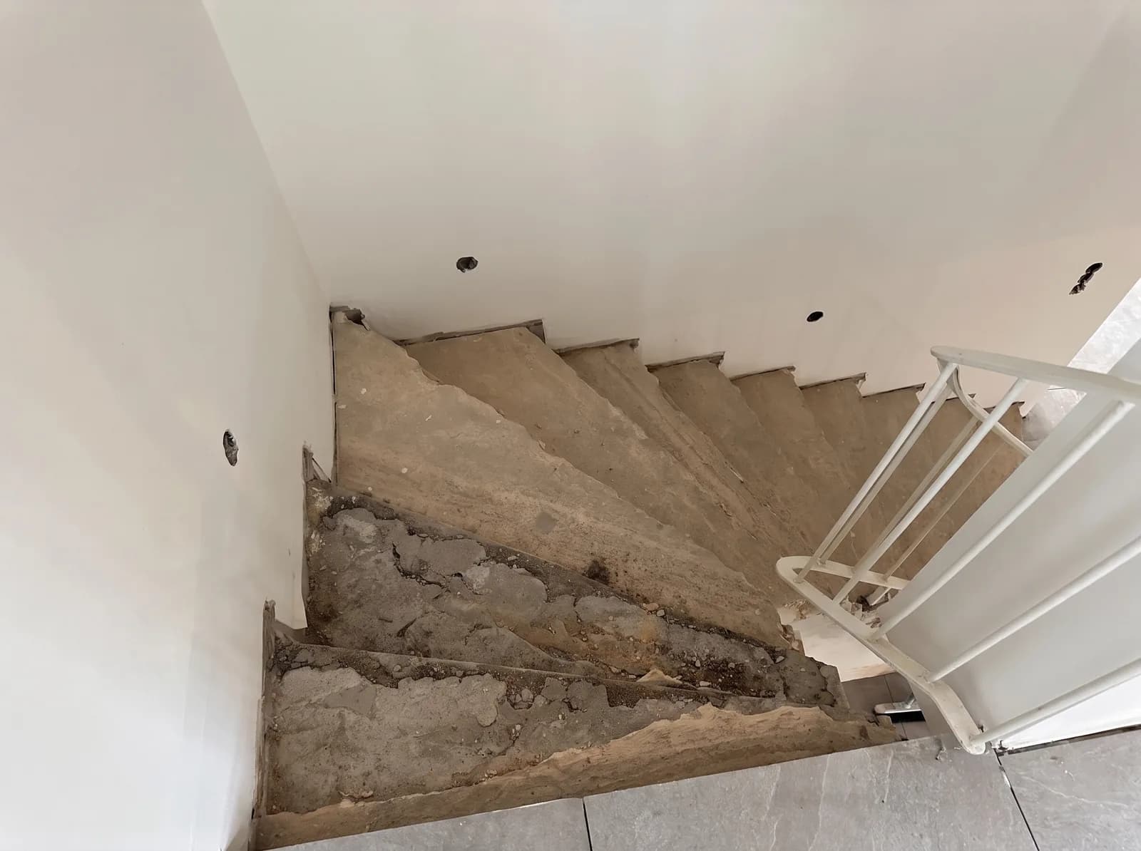 Treppe neu belegt — Vorher